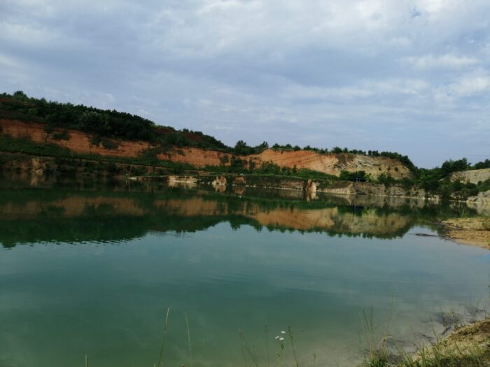 Beli kamen, Bešenovo jezero