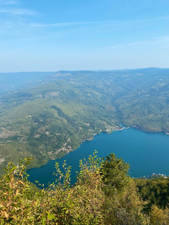 Pogled na jezero Perućac