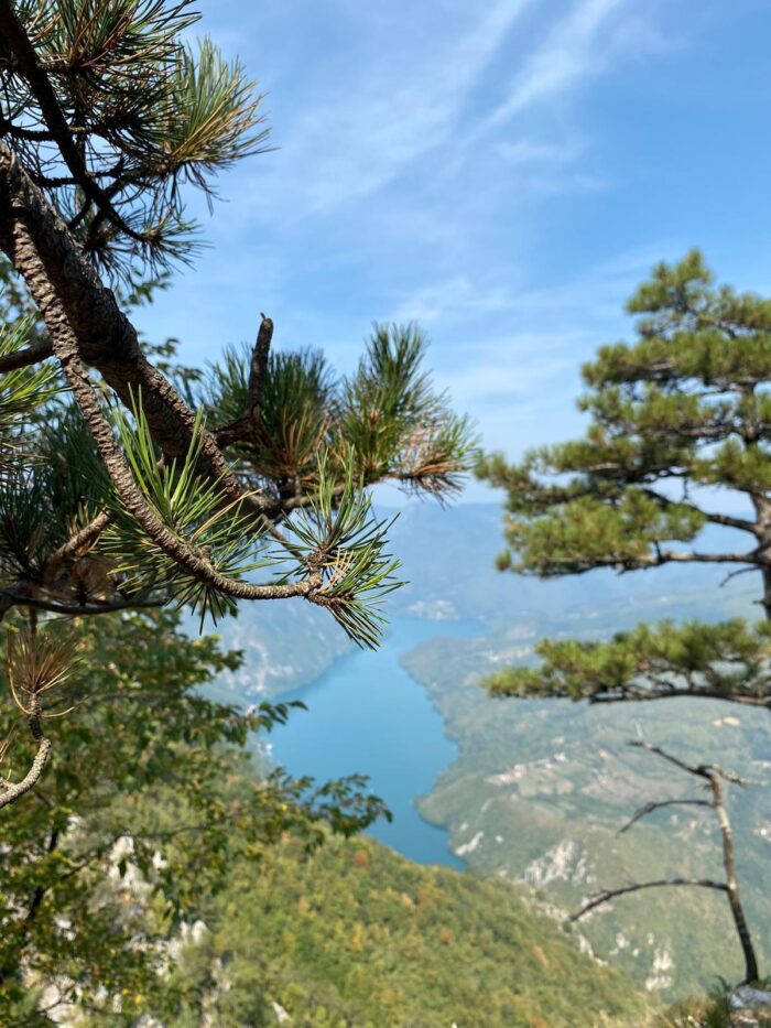 Pogled na kanjon reke Drine sa vidikovca Banjska stena