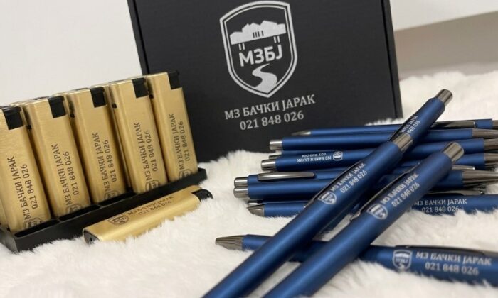 Promo materijal, zlatni upaljači i plave hemijske olovke